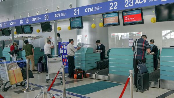 Tất cả các hành khách đều đáp ứng đầy đủ các quy định, yêu cầu đi lại bằng đường hàng không của Bộ GTVT và Bộ Y tế
 - Sputnik Việt Nam