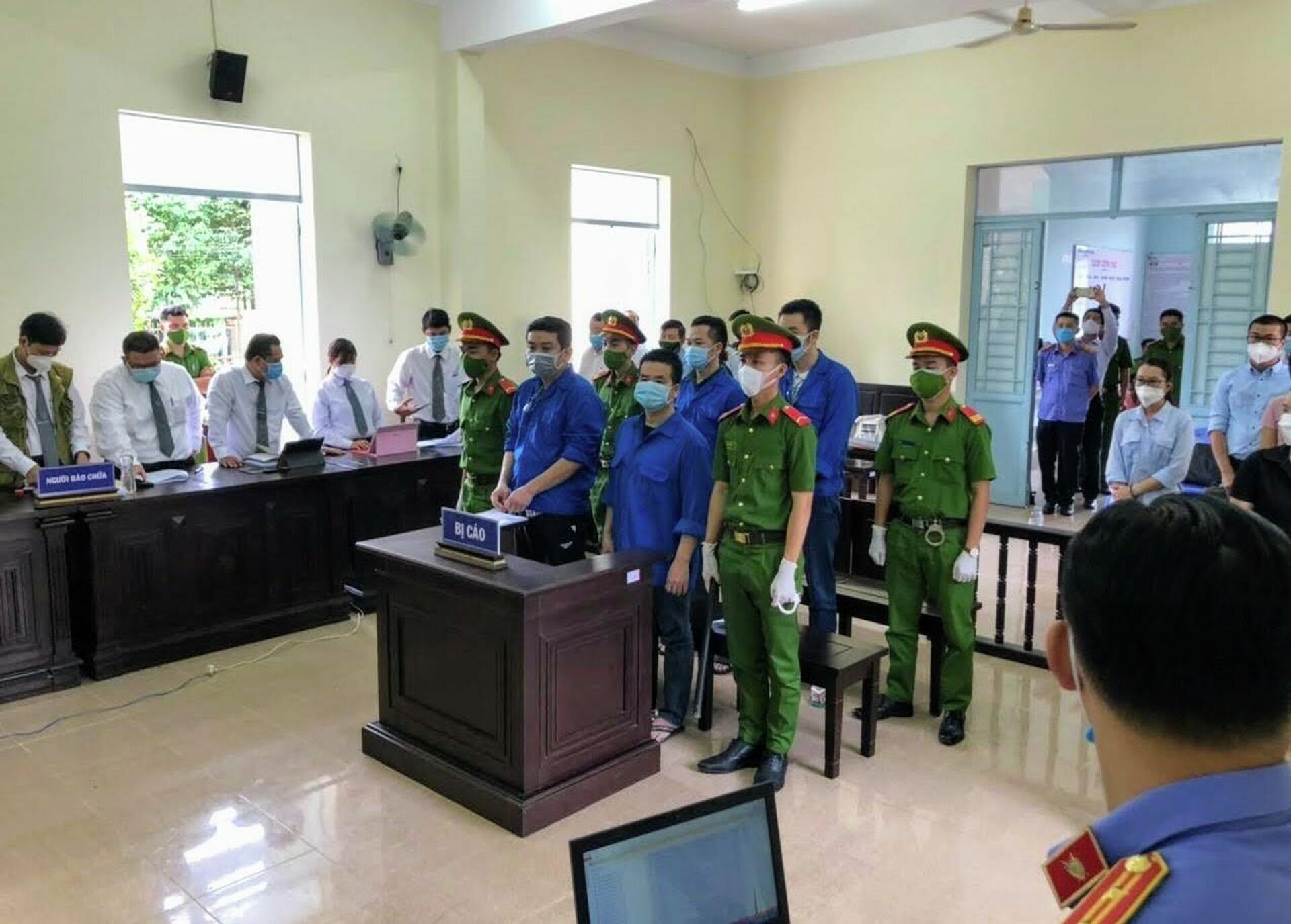 Các bị cáo tại phiên xét xử. - Sputnik Việt Nam, 1920, 26.10.2021