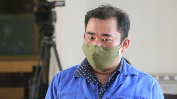 Bị hại Trần Tri Mãnh (sinh năm 1980, đang là bị can trong một vụ án khác) tại phiên xét xử - Sputnik Việt Nam