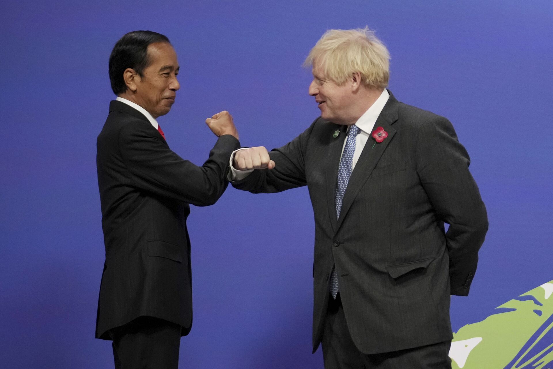 Tổng thống Indonesia Joko Widodo và Thủ tướng Anh Boris Johnson tại Hội nghị thượng đỉnh về khí hậu của Liên Hợp Quốc COP26 ở Glasgow, Vương quốc Anh. - Sputnik Việt Nam, 1920, 03.11.2021