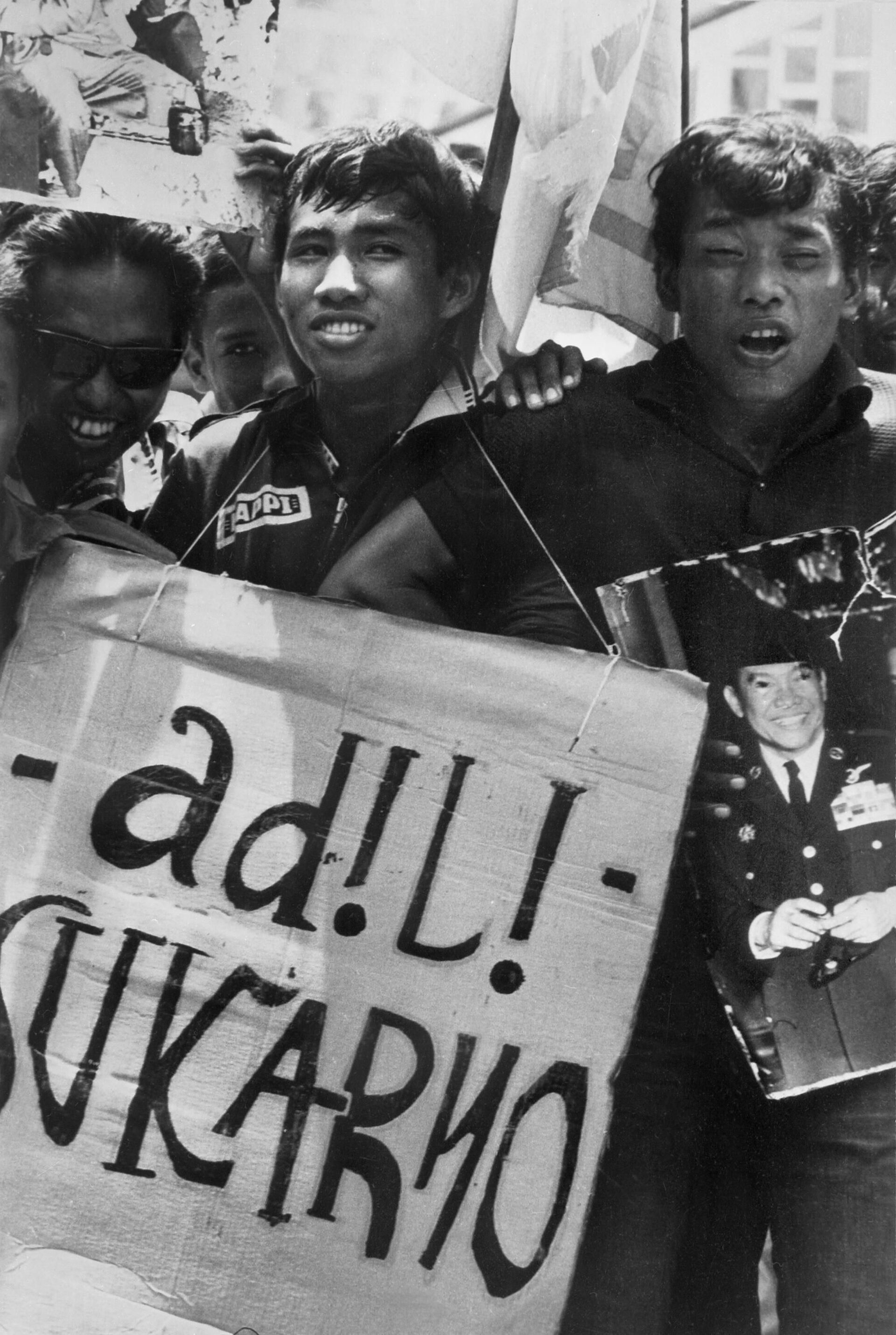 Sinh viên Indonesia biểu tình chống Tổng thống Sukarno, năm 1967 - Sputnik Việt Nam, 1920, 03.11.2021
