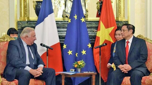 Thủ tướng Chính phủ Phạm Minh Chính hội kiến Chủ tịch Thượng viện Pháp Gerard Larcher - Sputnik Việt Nam