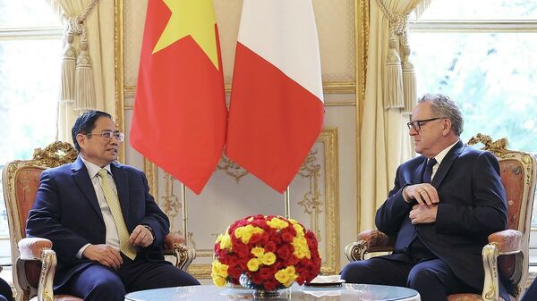 Thủ tướng Phạm Minh Chính hội kiến Chủ tịch Quốc hội Pháp Richard Ferrand - Sputnik Việt Nam