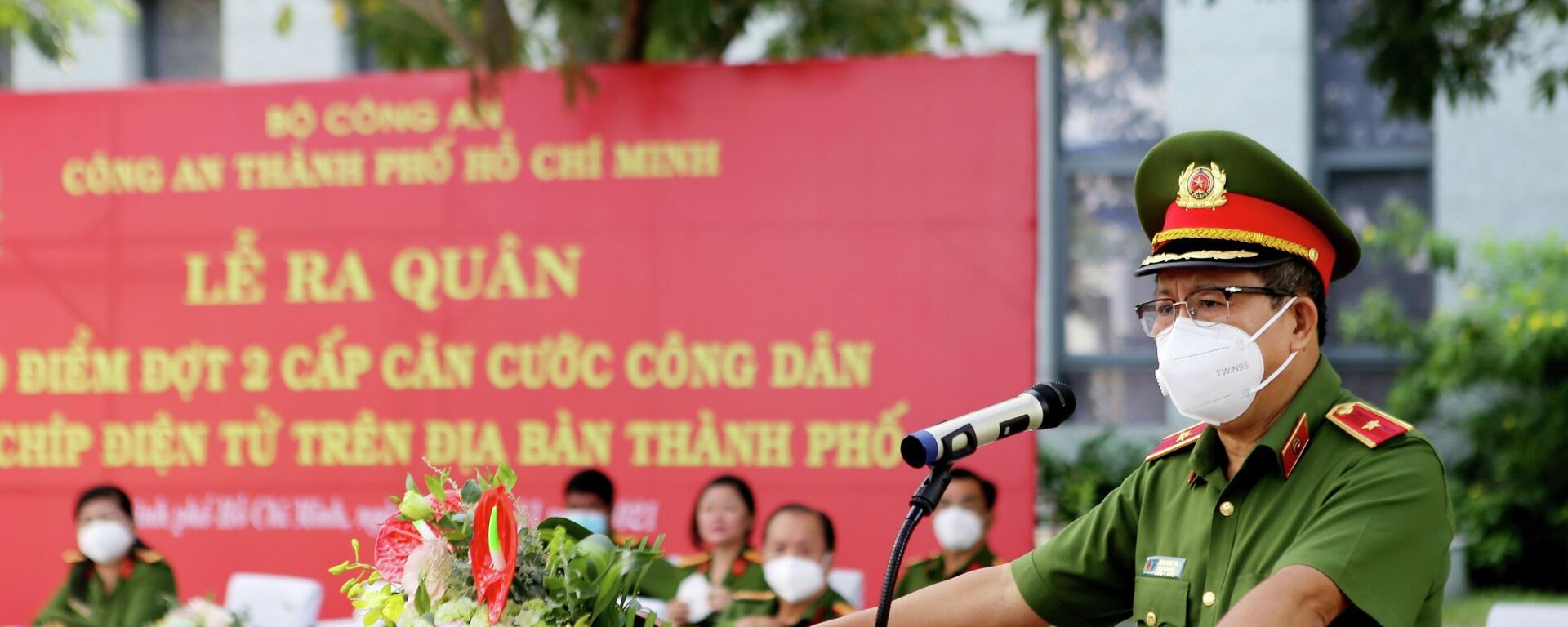 Thiếu tướng Trần Đức Tài, Phó Giám đốc Công an Thành phố Hồ Chí Minh phát biểu tại Lễ ra quân. - Sputnik Việt Nam, 1920, 05.11.2021