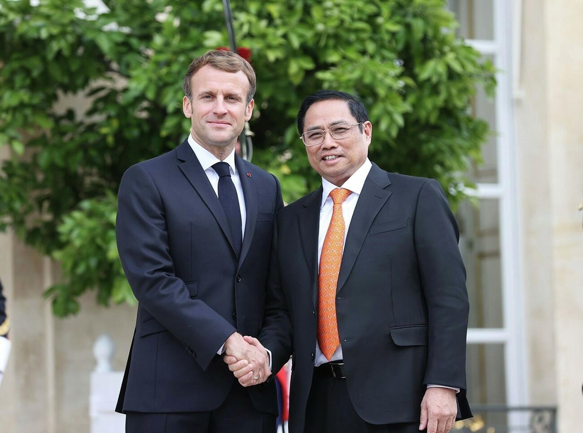 Tổng thống Pháp Emmanuel Macron và Thủ tướng Phạm Minh Chính. - Sputnik Việt Nam, 1920, 06.11.2021