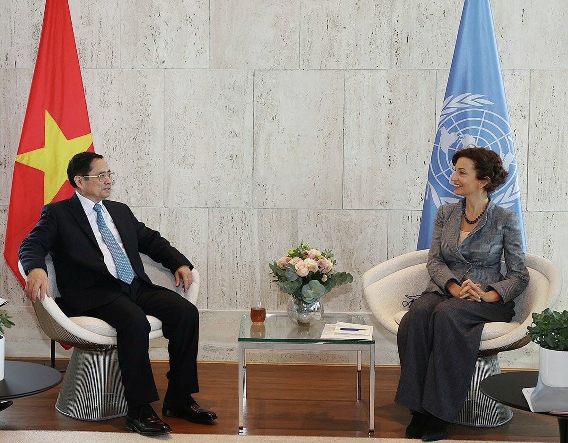 Thủ tướng Phạm Minh Chính với Tổng Giám đốc UNESCO Audrey Azoulay. - Sputnik Việt Nam, 1920, 06.11.2021