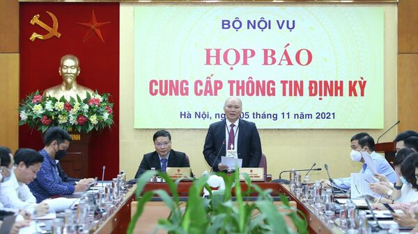 Chánh Văn phòng - người phát ngôn của Bộ Nội vụ Vũ Đăng Minh cung cấp thông tin tại buổi họp báo. - Sputnik Việt Nam