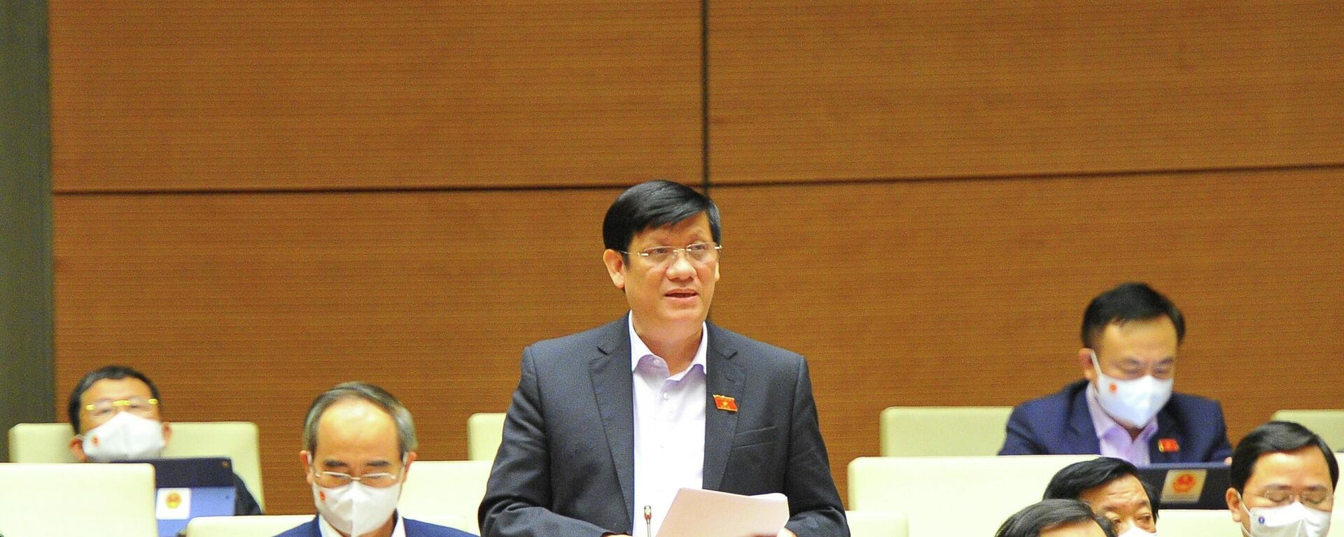 Bộ trưởng Bộ Y tế Nguyễn Thanh Long phát biểu giải trình, làm rõ một số vấn đề đại biểu Quốc hội nêu. - Sputnik Việt Nam, 1920, 09.11.2021