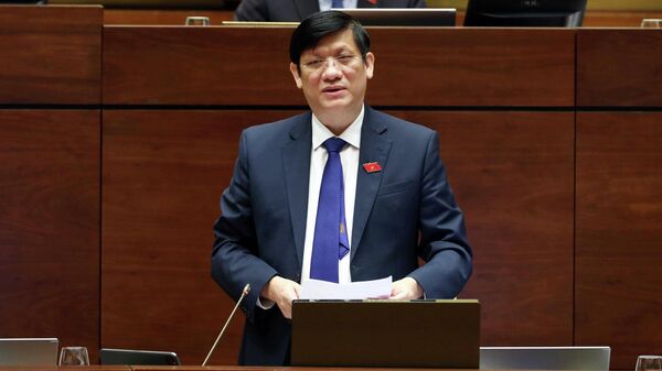Bộ trưởng Bộ Y tế Nguyễn Thanh Long trả lời các câu hỏi chất vấn của đại biểu Quốc hội. - Sputnik Việt Nam