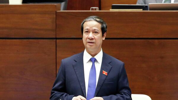 Bộ trưởng Bộ Giáo dục và Đào tạo Nguyễn Kim Sơn trả lời chất vấn, giải trình trước Quốc hội - Sputnik Việt Nam