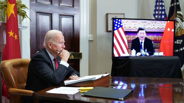 Tổng thống Mỹ Joe Biden trong cuộc gặp thượng đỉnh ảo với Chủ tịch Trung Quốc Tập Cận Bình - Sputnik Việt Nam
