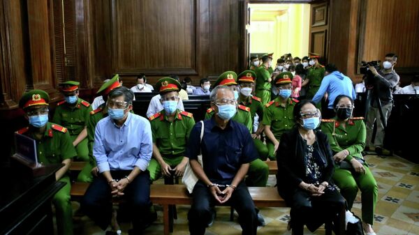 Các bị cáo tại phiên xét xử - Sputnik Việt Nam