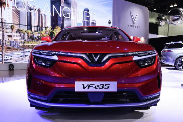 VF e35 và e36 chính thức được ra mắt tại Sự kiện Triển lãm Los Angeles Auto Show 2021 - Sputnik Việt Nam