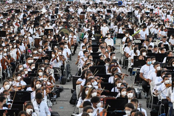 Người Venezuela chơi nhạc trong nỗ lực ghi danh vào sách kỷ lục Guinness với tư cách là dàn nhạc lớn nhất thế giới - Sputnik Việt Nam