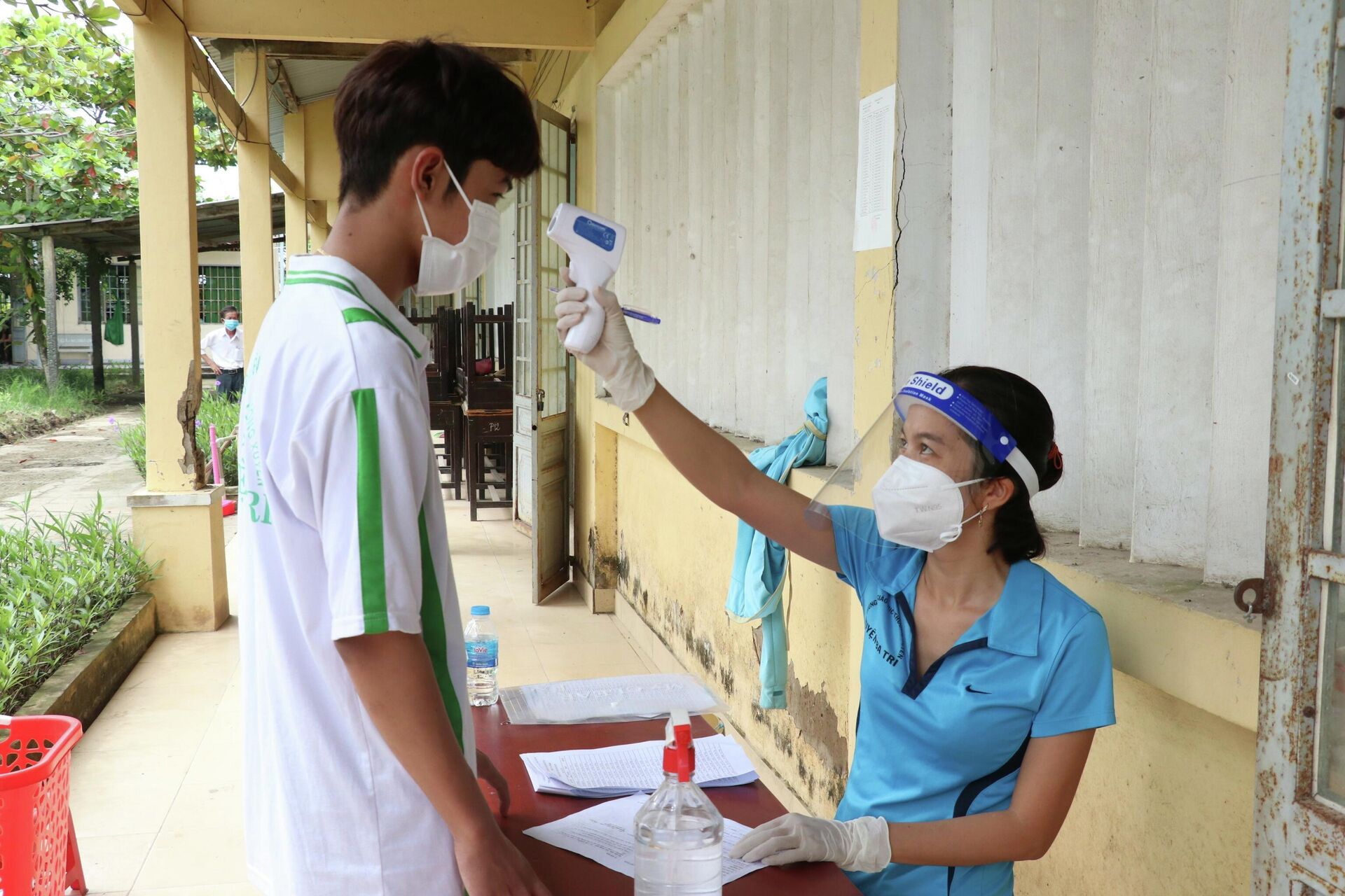 Bến Tre bắt đầu tiêm vaccine phòng COVID-19 cho học sinh THPT - Sputnik Việt Nam, 1920, 04.01.2022