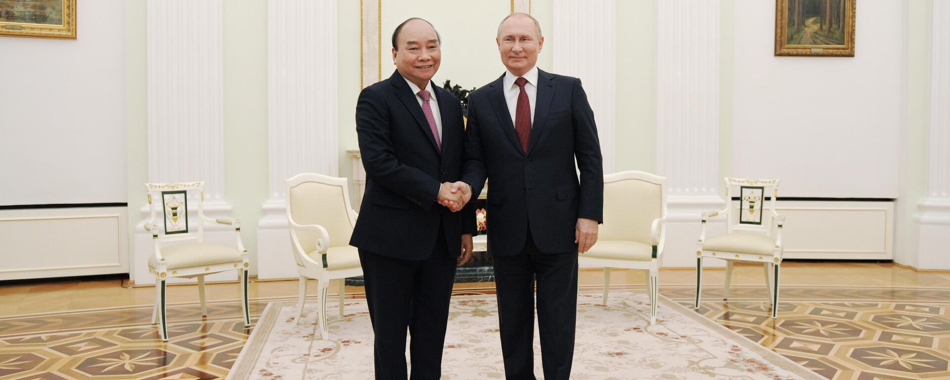 Nhà lãnh đạo Nga Vladimir Putin và Chủ tịch Việt Nam Nguyễn Xuân Phúc hội đàm tại Moskva
 - Sputnik Việt Nam, 1920, 06.12.2021