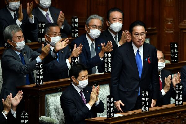 Thủ tướng mới đắc cử của Nhật Bản Fumio Kishida - Sputnik Việt Nam