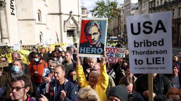 Hành động ủng hộ D. Assange ở London - Sputnik Việt Nam