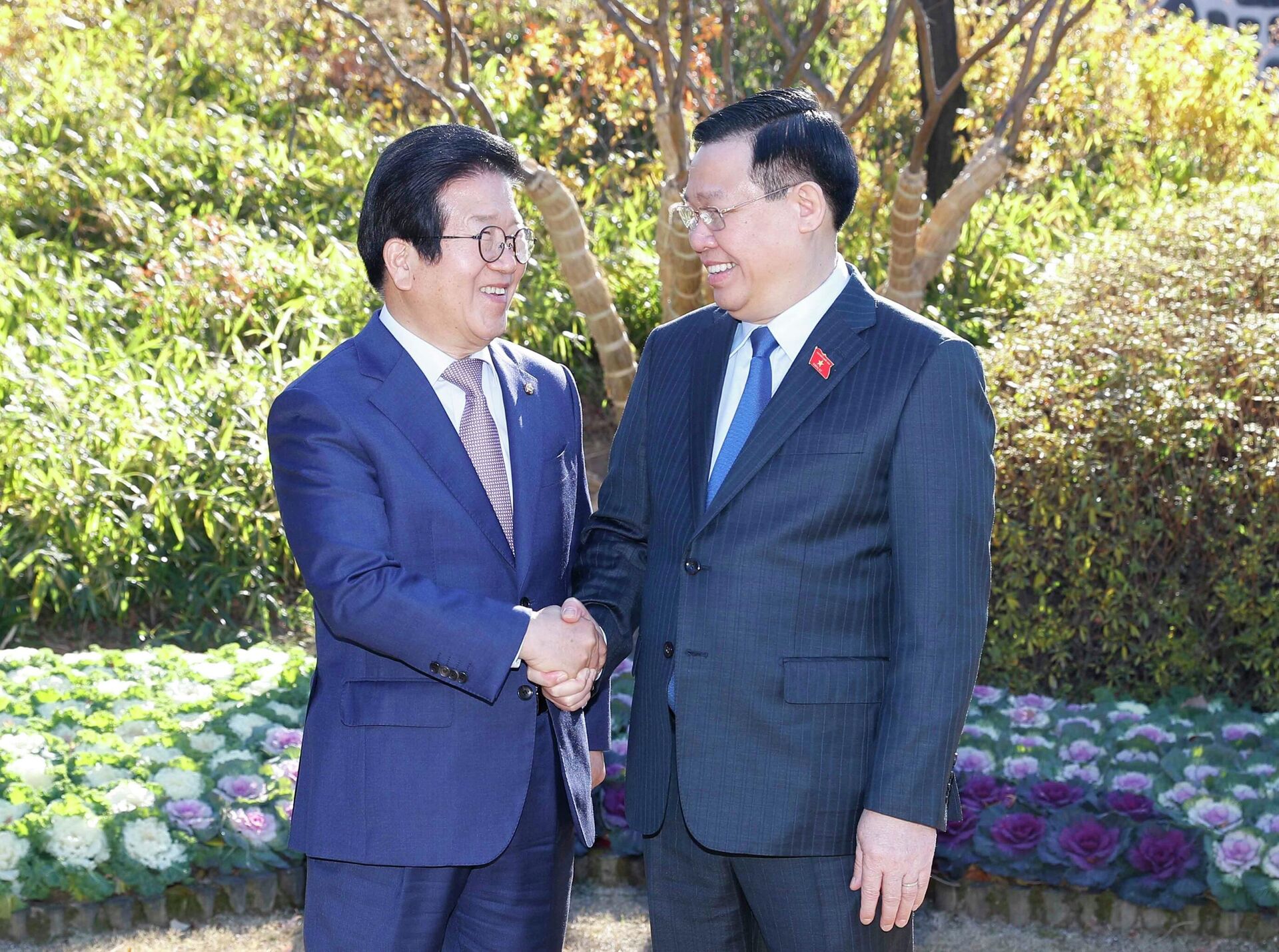 Chủ tịch Quốc hội Vương Đình Huệ gặp Chủ tịch Quốc hội Hàn Quốc Park Byeong Seok - Sputnik Việt Nam, 1920, 13.12.2021