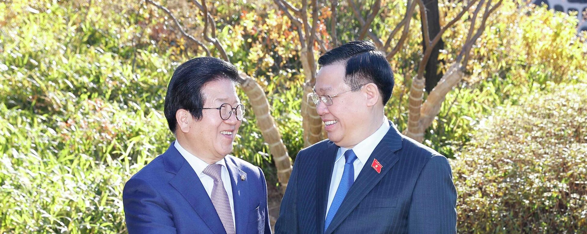 Chủ tịch Quốc hội Vương Đình Huệ gặp Chủ tịch Quốc hội Hàn Quốc Park Byeong Seok - Sputnik Việt Nam, 1920, 14.12.2021