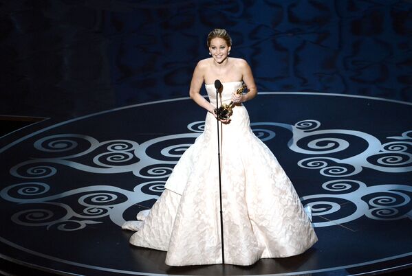 Nữ diễn viên Jennifer Lawrence trong Lễ trao giải Oscar ở Hollywood, Hoa Kỳ - Sputnik Việt Nam