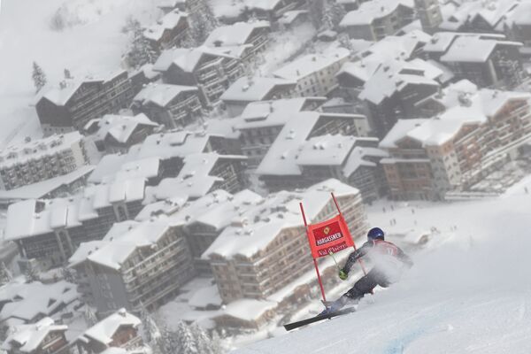 Vận động viên Slovakia Adam Zampa trong cuộc thi trượt tuyết giant slalom dành cho nam ở Val d&#x27;Isere, Pháp - Sputnik Việt Nam