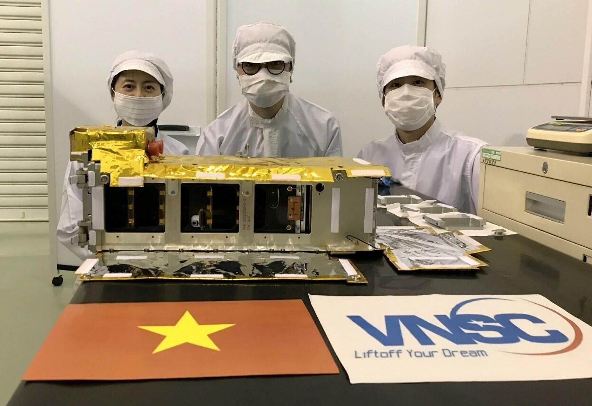 Vệ tinh NanoDragon của Việt Nam chính thức bàn giao cho Nhật Bản ngày 17/8/2021 - Sputnik Việt Nam, 1920, 21.12.2021