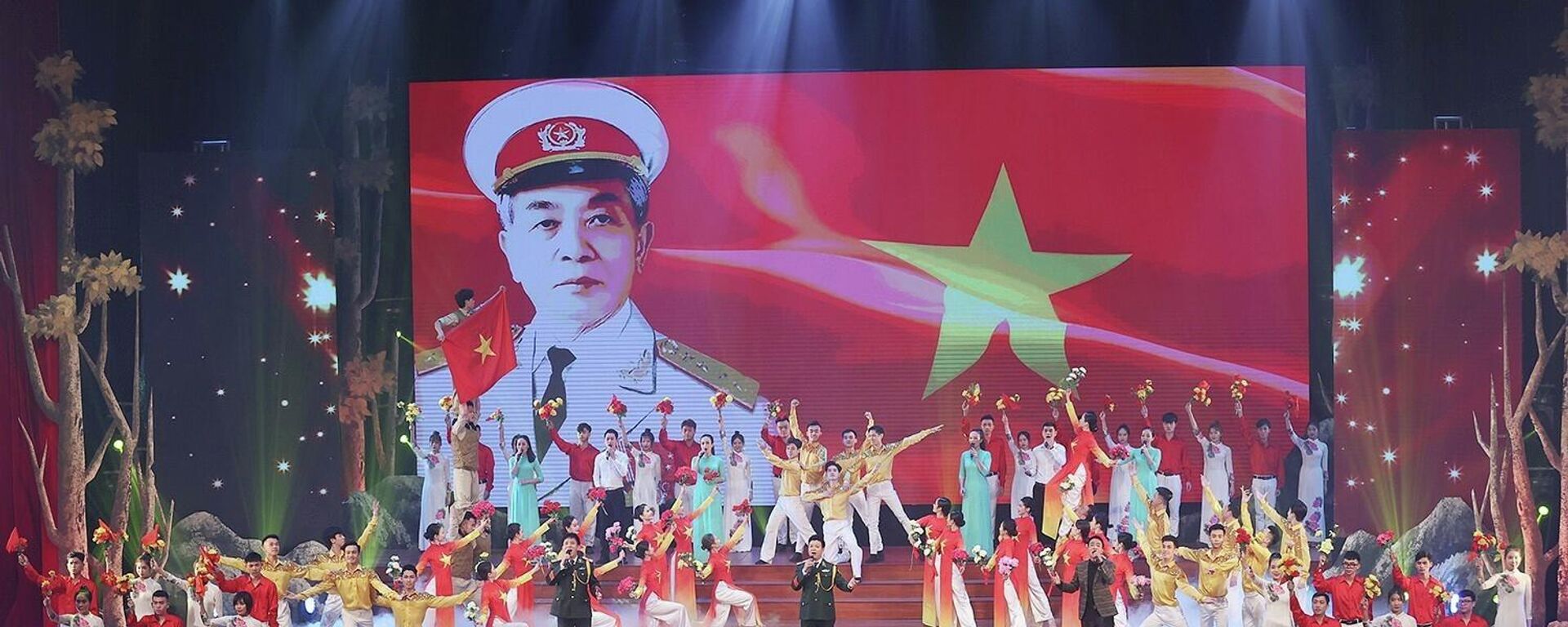 Chương trình nghệ thuật kỷ niệm 110 năm Ngày sinh Đại tướng Võ Nguyên Giáp - Sputnik Việt Nam, 1920, 22.12.2021
