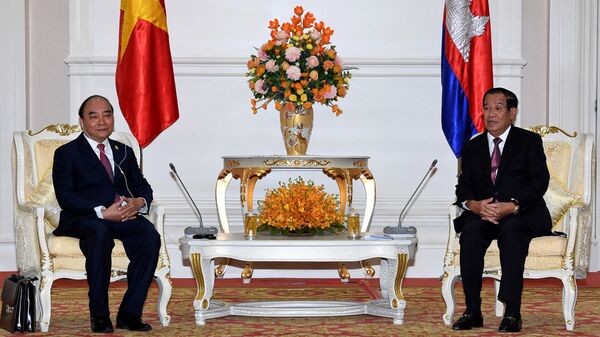 Thủ tướng Chính phủ Nguyễn Xuân Phúc và Thủ tướng Vương quốc Campuchia Samdech Techo Hun Sen - Sputnik Việt Nam