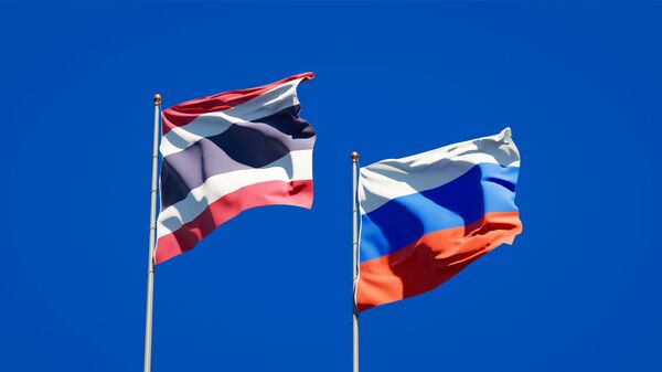 Quốc kỳ của Thái Lan và Nga - Sputnik Việt Nam