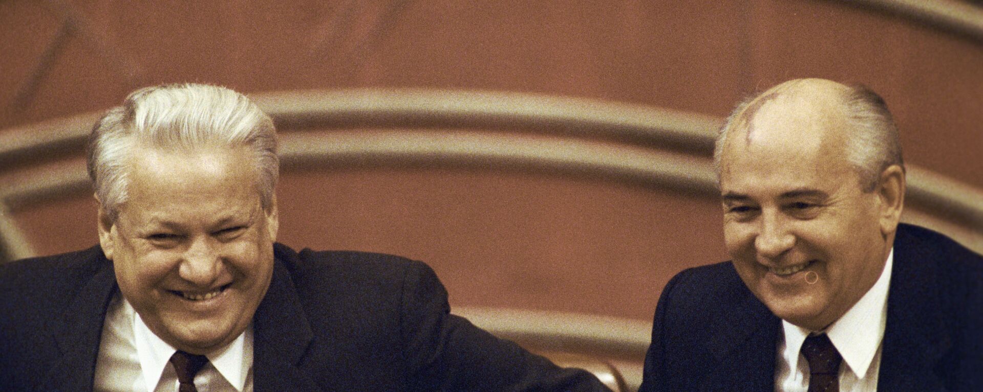 Boris Yeltsin và Mikhail Gorbachev - Sputnik Việt Nam, 1920, 24.12.2021