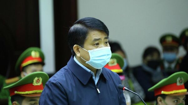 Cựu Chủ tịch UBND thành phố Hà Nội Nguyễn Đức Chung khai báo trước tòa - Sputnik Việt Nam