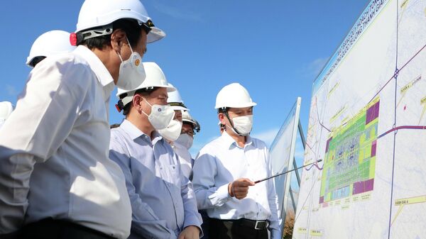 Đoàn công tác của Chính phủ khảo sát tại hiện trường xây dựng sân bay Long Thành - Sputnik Việt Nam