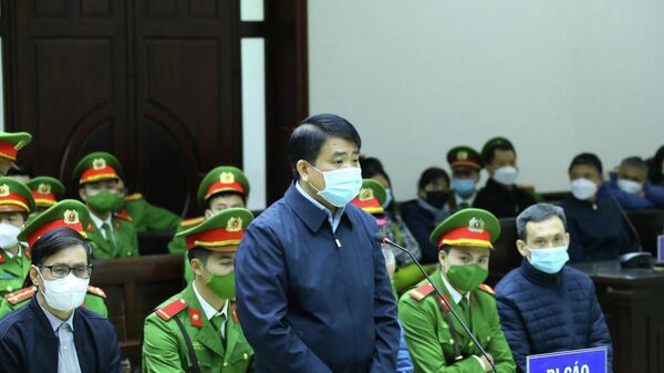 Cựu Chủ tịch UBND thành phố Hà Nội Nguyễn Đức Chung khai báo trước tòa - Sputnik Việt Nam