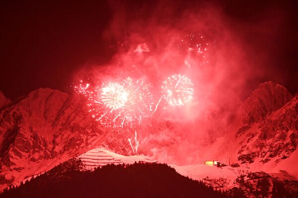 Dãy núi Alps trong màn pháo hoa mừng Năm Mới ở Áo - Sputnik Việt Nam