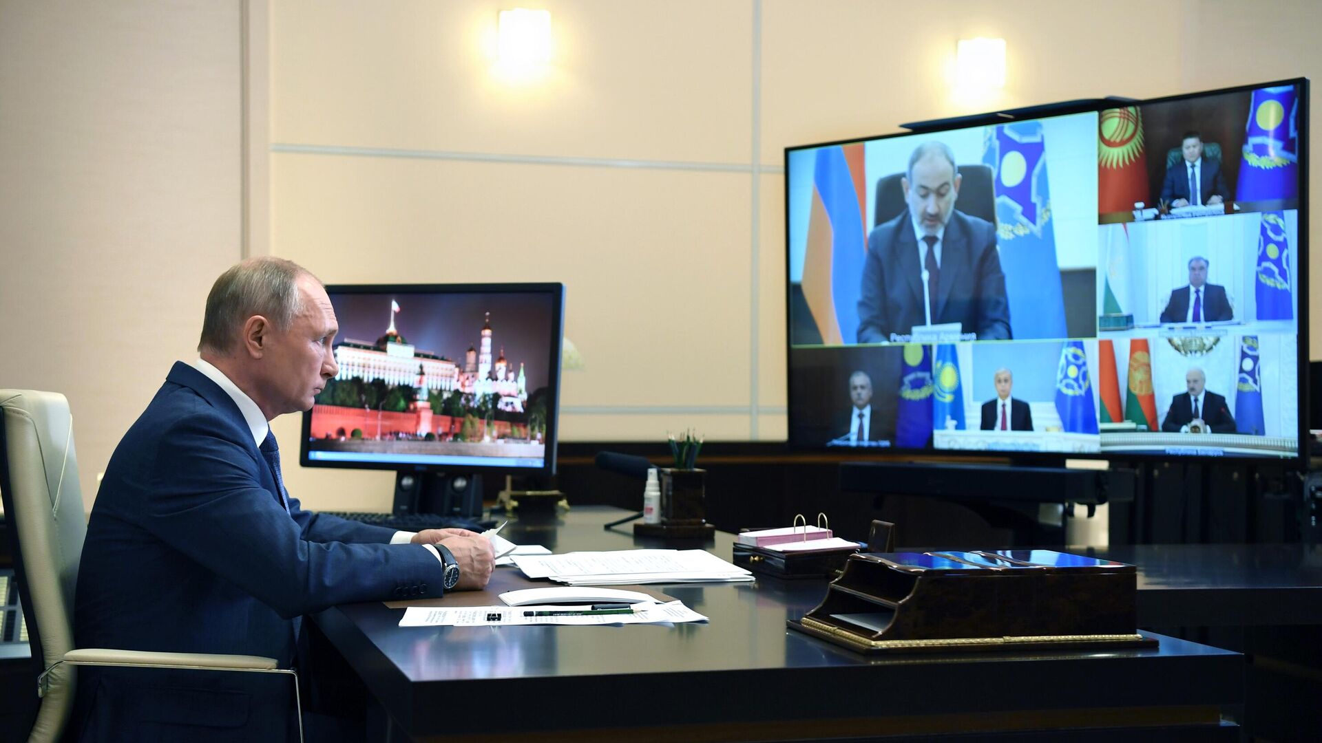 Tổng thống Nga V.Putin đã chủ trì phiên họp của Hội đồng An ninh Tập thể CSTO - Sputnik Việt Nam, 1920, 09.01.2022