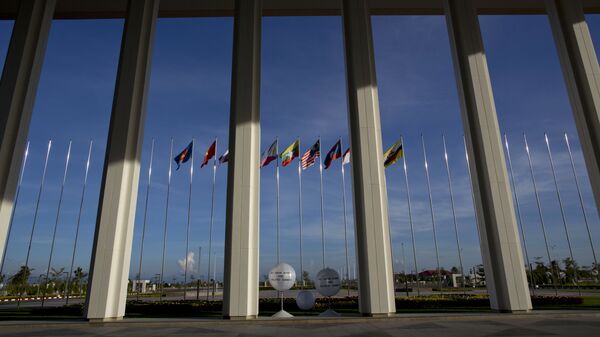 Cờ của các nước tham gia hội nghị cấp cao ASEAN tại Myanmar - Sputnik Việt Nam