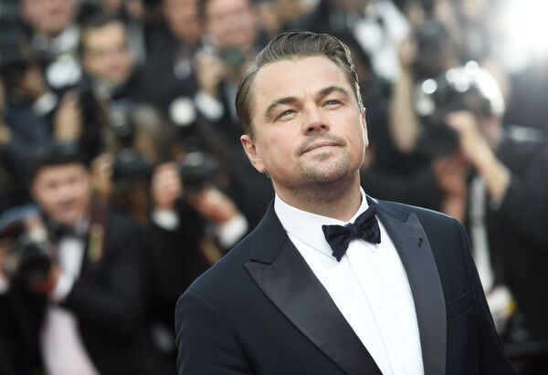 Tài tử Leonardo DiCaprio trên thảm đỏ Liên hoan phim Cannes lần thứ 72. Leo cũng sẽ kỷ niệm sinh nhật lần thứ 48 của mình vào năm 2022 - Sputnik Việt Nam