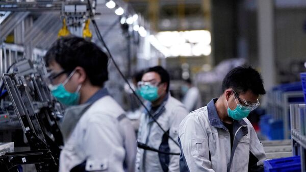 Công nhân tại nhà máy Yanfeng Adient ở Thượng Hải, Trung Quốc - Sputnik Việt Nam