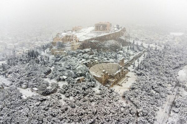 Quang cảnh đền Parthenon trong trận tuyết rơi bất thường ở Athens (Hy Lạp) - Sputnik Việt Nam