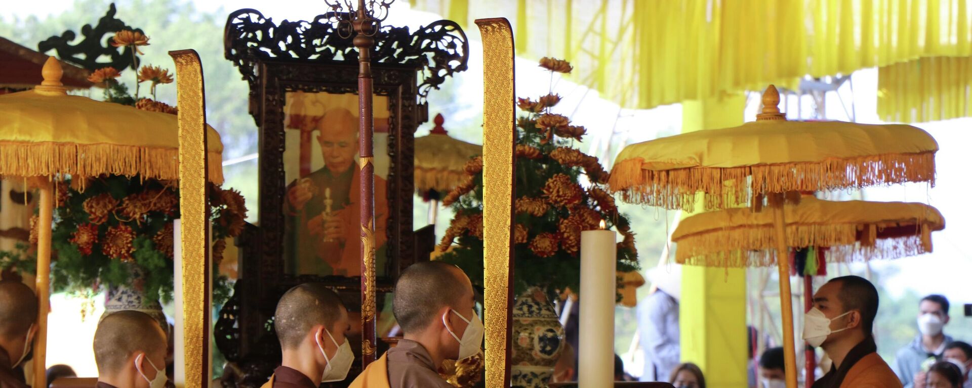 Thực hiện nghi lễ Trà tỳ Thiền sư Thích Nhất Hạnh. - Sputnik Việt Nam, 1920, 29.01.2022
