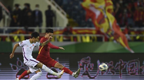 Trận đấu vòng loại World Cup 2022 giữa Việt Nam và Trung Quốc tại Hà Nội - Sputnik Việt Nam