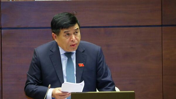 Bộ trưởng Bộ Kế hoạch và Đầu tư Nguyễn Chí Dũng phát biểu giải trình, làm rõ một số vấn đề đại biểu Quốc hội nêu - Sputnik Việt Nam
