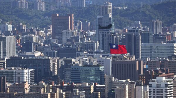 Máy bay trực thăng mang cờ Đài Loan bay qua Đài Bắc - Sputnik Việt Nam