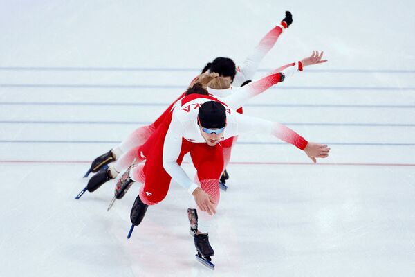 Vận động viên trượt băng của đội tuyển quốc gia Ba Lan tại Thế vận hội Olympic ở Bắc Kinh - Sputnik Việt Nam