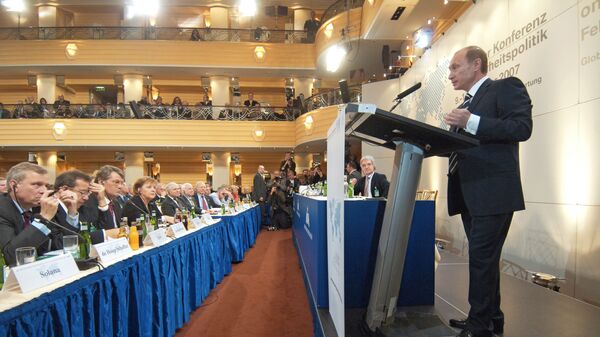 Tổng thống Nga Vladimir Putin phát biểu tại Hội nghị lần thứ 43 về chính sách an ninh ở Munich - Sputnik Việt Nam