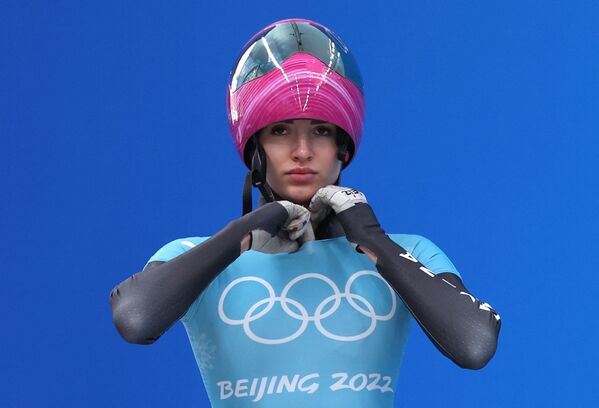 Vận động viên skeleton Nga Yulia Kanakina trước khi bắt đầu cuộc thi đấu tại Thế vận hội Olympic mùa Đông lần thứ 24 ở Bắc Kinh - Sputnik Việt Nam