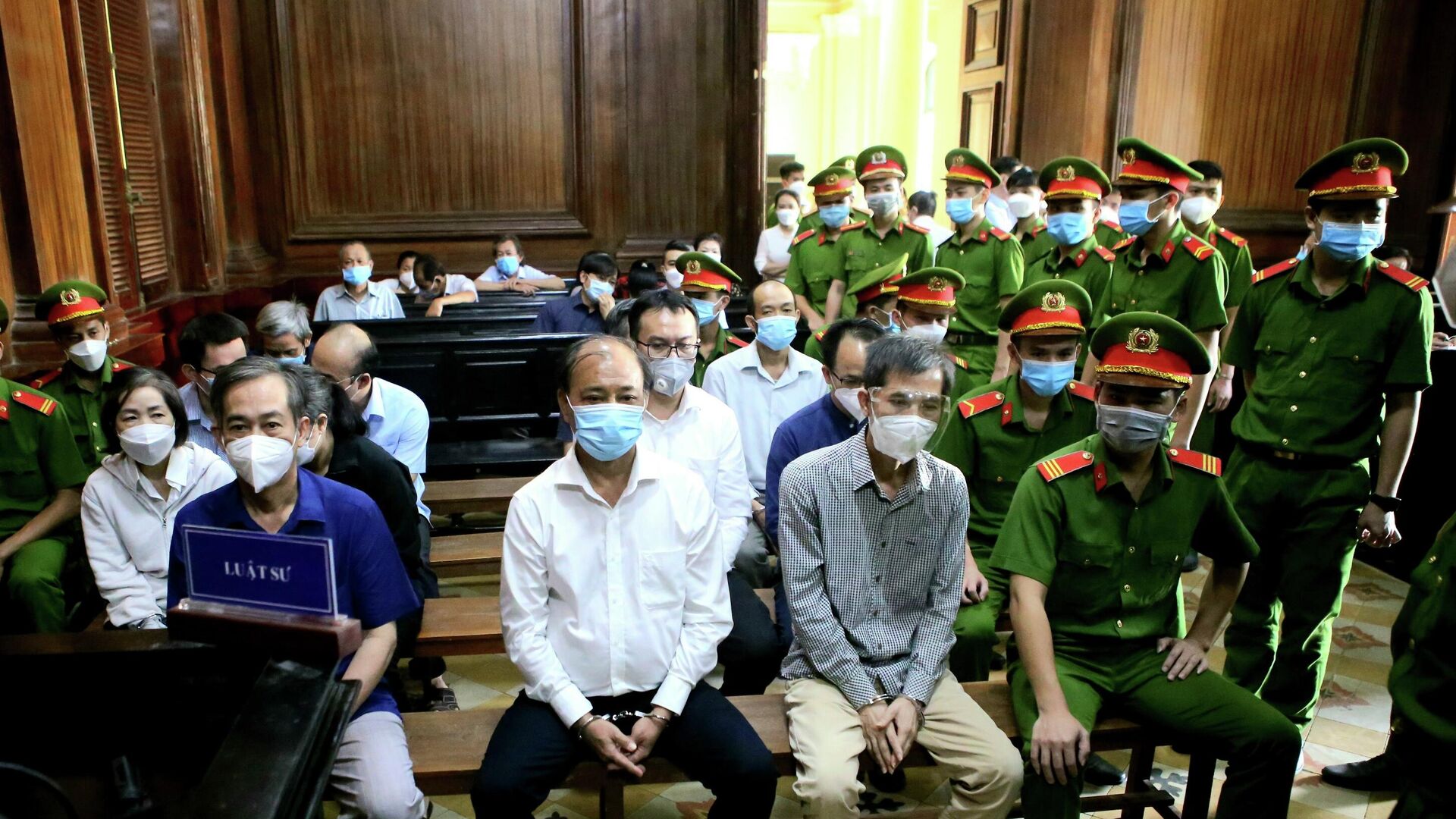 Các bị cáo tại phiên tòa ngày 18/12/2021 - Sputnik Việt Nam, 1920, 14.02.2022