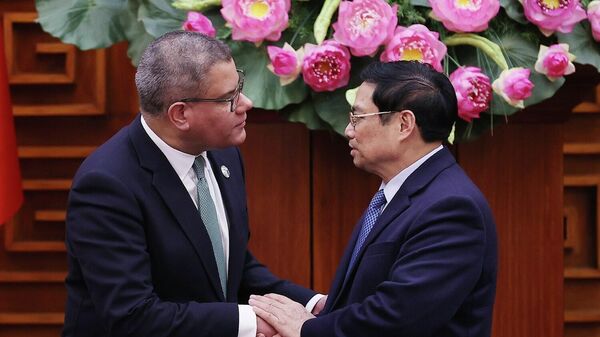 Thủ tướng Phạm Minh Chính và ông Alok Sharma, Bộ trưởng, Chủ tịch Hội nghị LHQ về Biến đổi khí hậu lần thứ 26 - Sputnik Việt Nam
