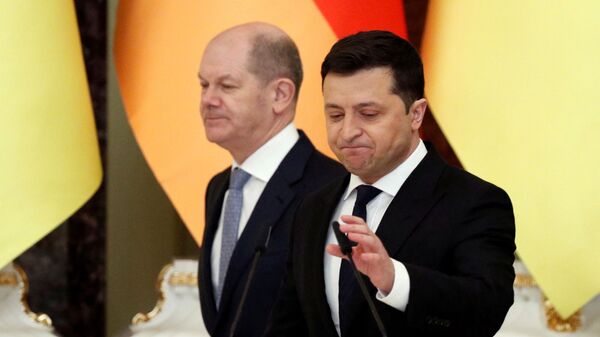 Thủ tướng Đức Olaf Scholz và Tổng thống Ukraina Vladimir Zelensky tại Kiev - Sputnik Việt Nam